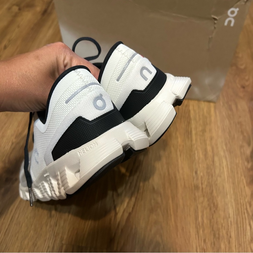 ON CLOUD X white black athletic running training shoes sneakers women’s 8.5 new - Picture 5 of 8